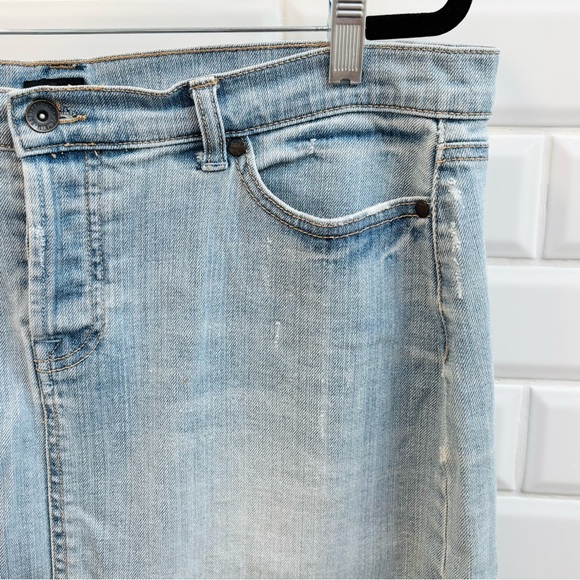 Women’s 14 Mossimo Light Wash Straight Denim Skirt - Picture 2 of 8